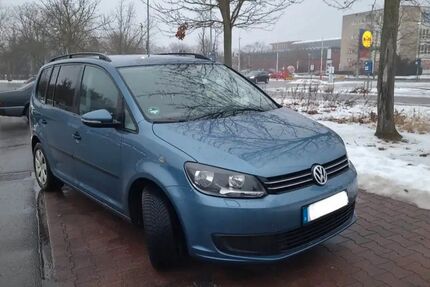 VW Touran 219.000 km 4.000 &euro; Halle (Saale) 06122