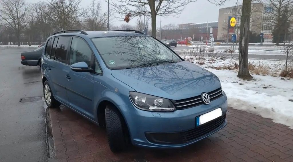 VW Touran 219.000 km 4.000 &euro; Halle (Saale) 06122