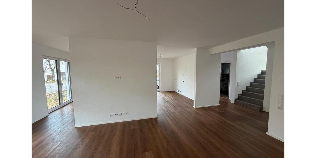 Doppelhaushälfte Dietenheim - 5.5 Zimmer, 160 m&sup2;, 1.830&euro; | Angebot:25294747