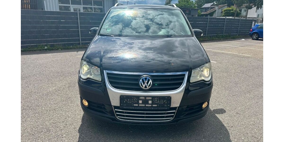 VW Touran 334.000 km 1.199 &euro; Niefern-Öschelbronn 75223
