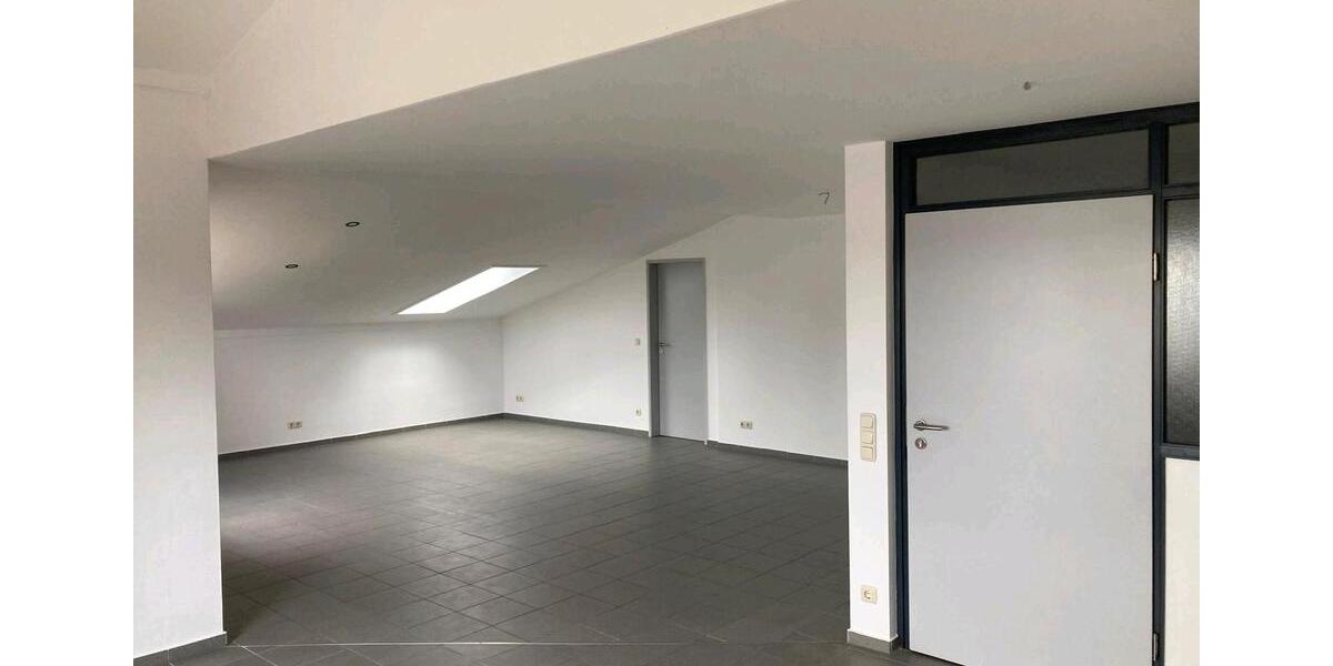 Dachgeschoßwohnung Georgensgmünd - 3 Zimmer, 115 m&sup2;, 890&euro; | Angebot:26130522