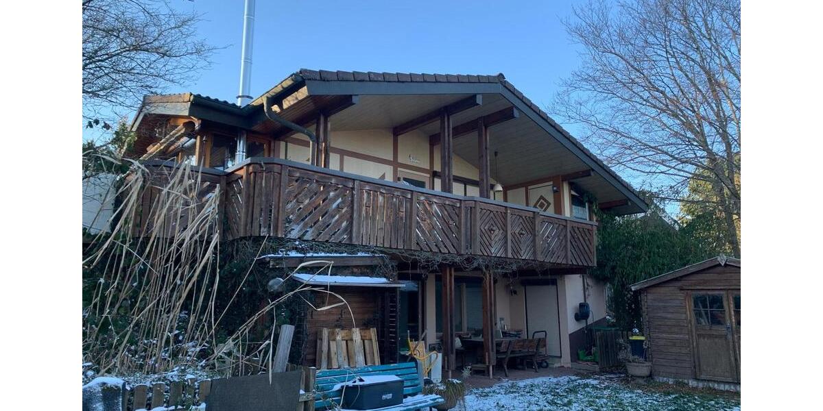 Gepflegtes Einfamilienhaus in Sonniger Ortsrandlage 6.5 zimmer