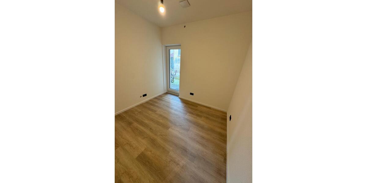 Erdgeschoßwohnung Dittelbrunn - 3 Zimmer, 83 m&sup2;, 1.050&euro; | Angebot:26640898