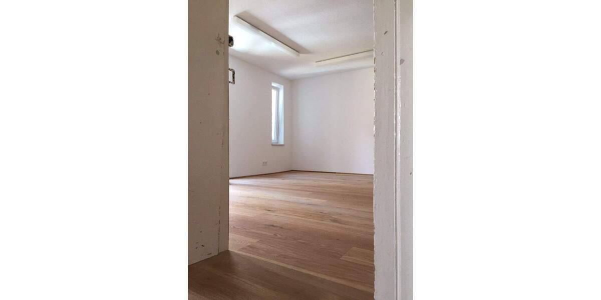 Hochwertig saniertes Atelier Büro, Lauflage Neustadt, ca. 48 m², I. OG zimmer