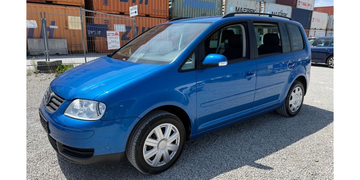 VW Touran 155.000 km 2.499 &euro; München 81829