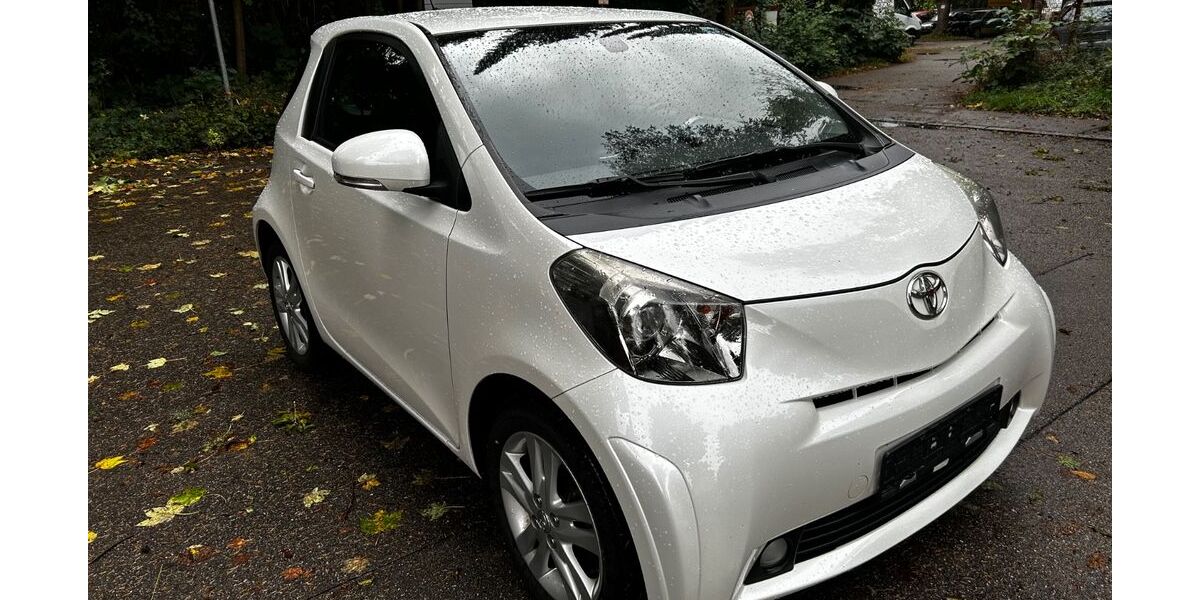 Toyota IQ 110.000 km 5.500 € München 81929