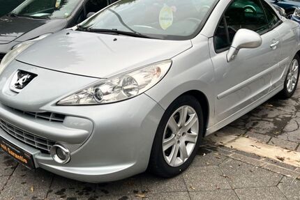 Peugeot 207 146.000 km 4.800 € Düsseldorf 40597