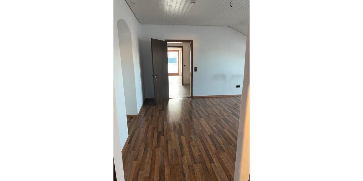 Dachgeschoßwohnung Prutting - 3 Zimmer, 95 m&sup2;, 1.500&euro; | Angebot:26534504