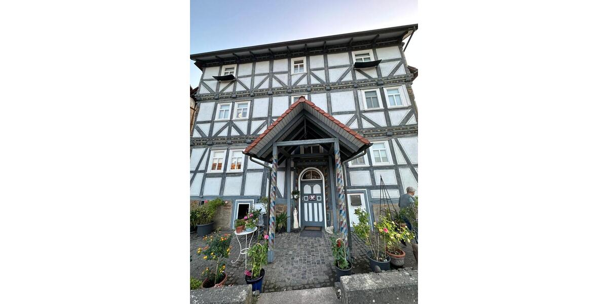 Einfamilienhaus Rotenburg an der Fulda - 9 Zimmer, 235 m&sup2;, 220.000&euro; | Angebot:26879309