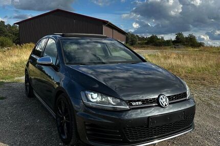 VW Golf 127.000 km 18.399 &euro; Velpke 38458