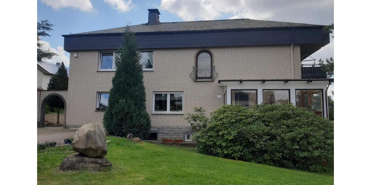 Villa Rinteln - 5 Zimmer, 220 m&sup2;, 1.850&euro; | Angebot:25986835