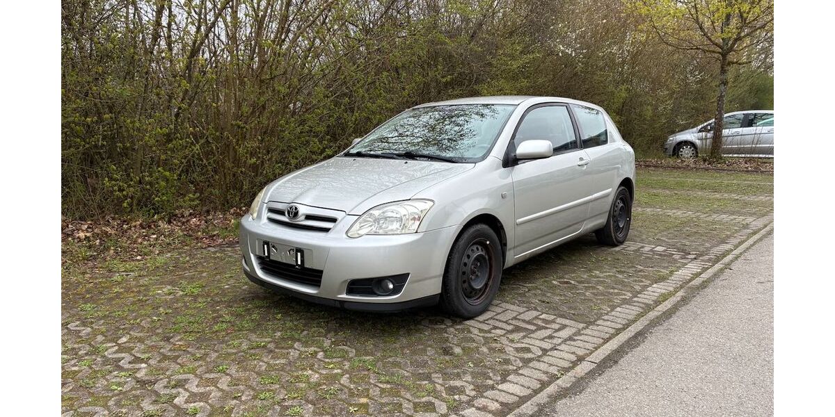 Toyota Corolla 185.000 km 2.199 &euro; Donaueschingen 78166