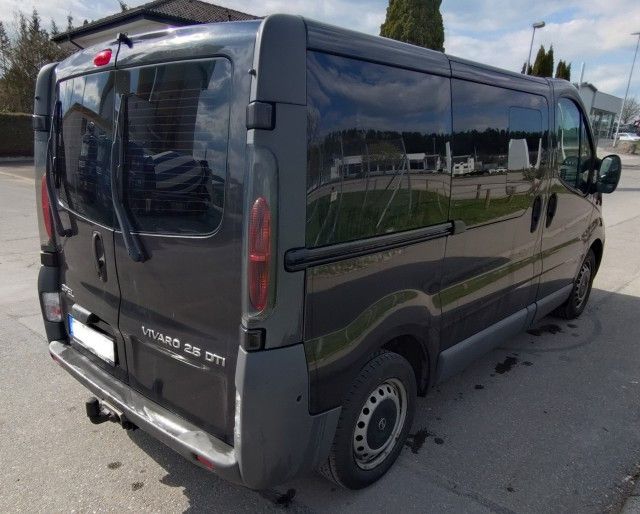 Opel Vivaro 243.994 km 3.890 &euro; Münsingen 72525