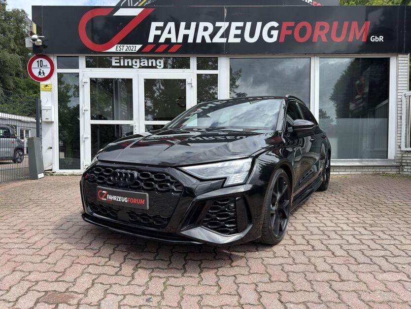 Audi quattro 18.122 km 53.700 € Hamburg 22547