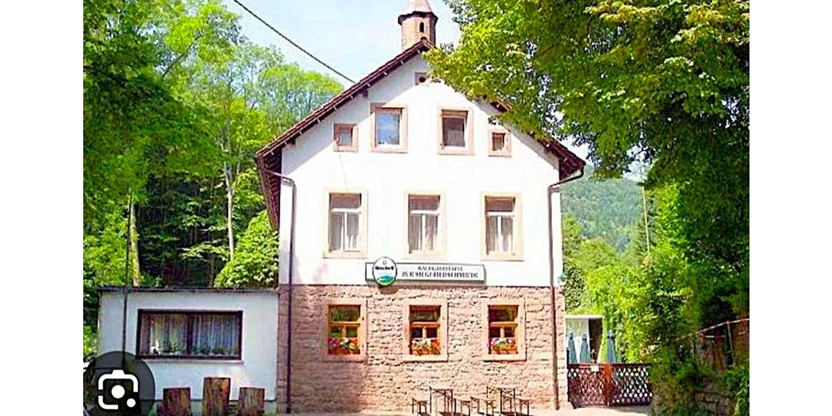 Waldgaststätte Siegfriedschmiede – Ein traditionsreiches Schmuckstück im Edenkobener Tal. - Gewerbeobjekt Edenkoben | Angebot:26402410