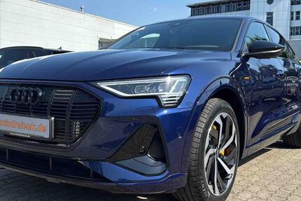 Audi e-tron 48.405 km 41.950 € Hamburg 22047