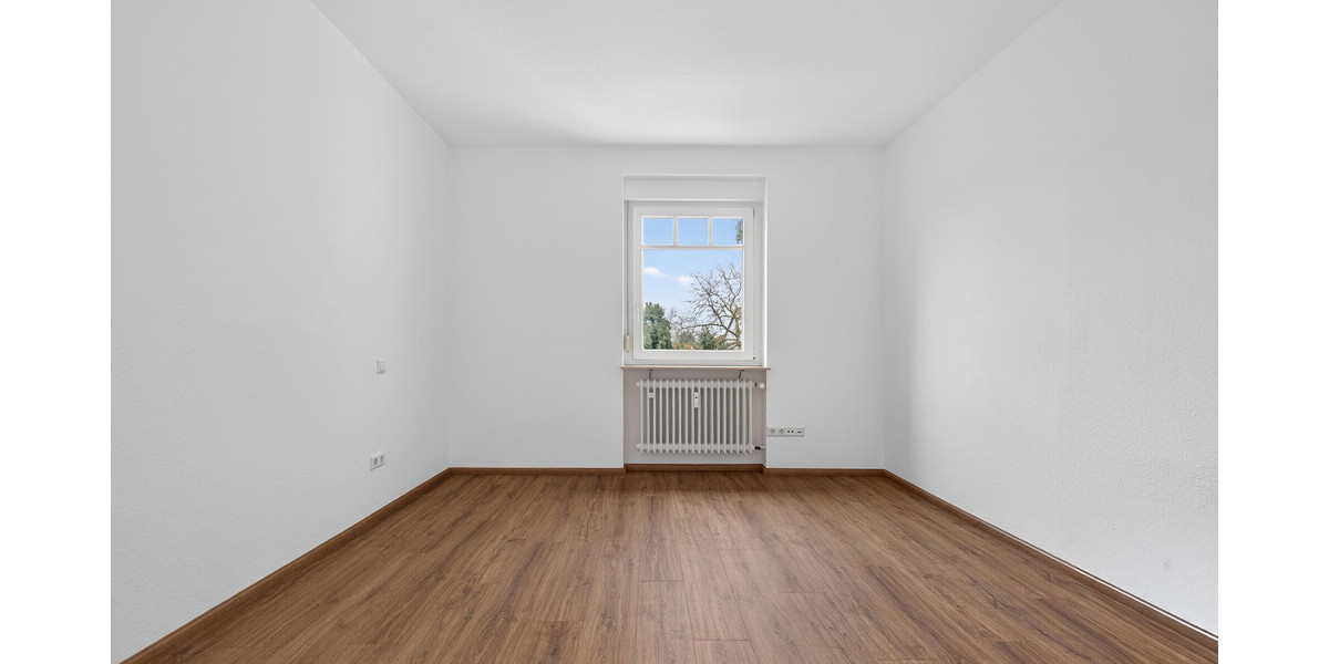 Seltene Gelegenheit: Gepflegtes Zweifamilienhaus mit viel Platz, Ruhe und Entwicklungspotential - Zweifamilienhaus Rastatt / Niederbühl Niederbühl | Angebot:25217381