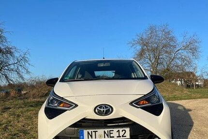Toyota Aygo (X) 73.458 km 9.800 &euro; Nürtingen 72622