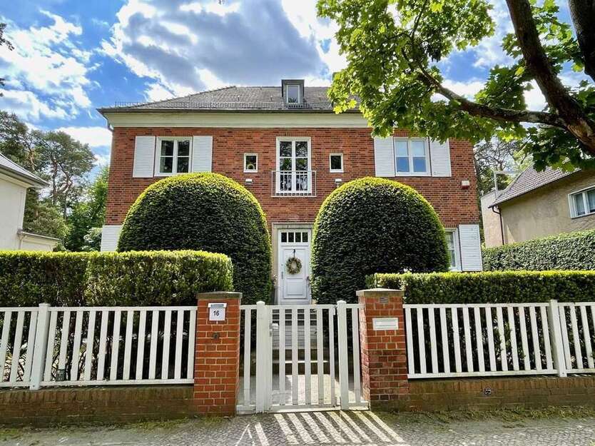 Haus zum Kaufen in Berlin 5.580.000 € 493.37 m²