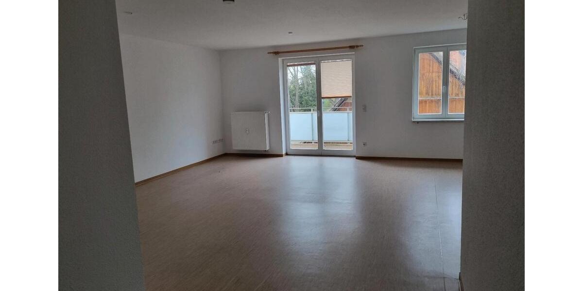 Etagenwohnung Artern - 2 Zimmer, 77 m&sup2;, 538&euro; | Angebot:25100787