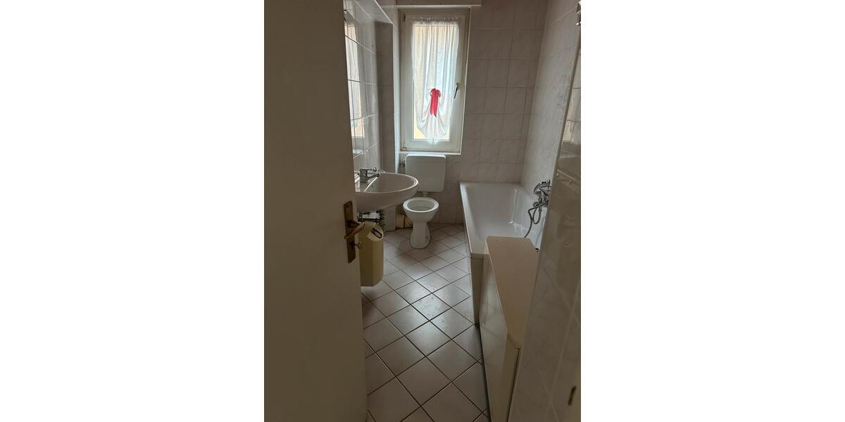Etagenwohnung Vellmar - 6 Zimmer, 130 m&sup2;, 1.000&euro; | Angebot:24788512