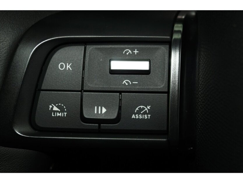 e-C4 136 Feel 50KWh CARPLAY Batteriezertifikat