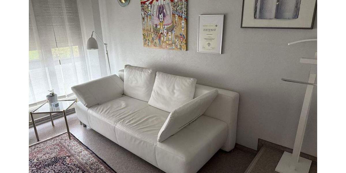 Freistehendes, vielseitig nutzbares Zweifamilienhaus mit großem Garten 9 zimmer