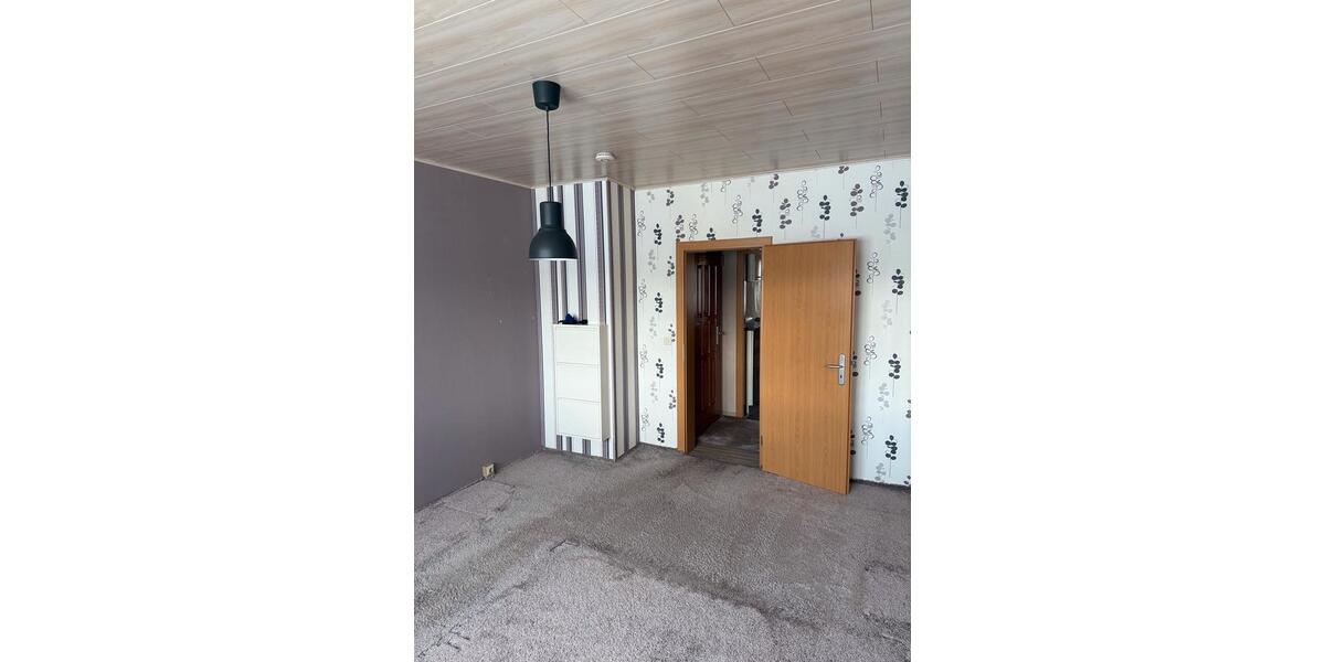 Gepflegte 4- Zimmer- Wohnung mit Einbauküche, Ruhige Lage 4 zimmer