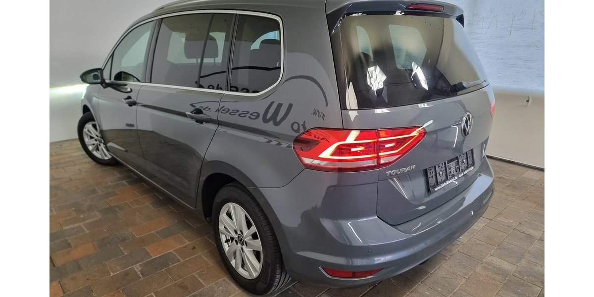 VW Touran Highline BMT LED ACC Nav Panorama 7-Sitze 37.700 km 27.850 &euro; Garrel 49681