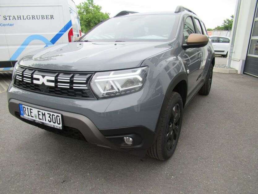 Dacia Duster 2.993 km 24.990 € Riesa 01587