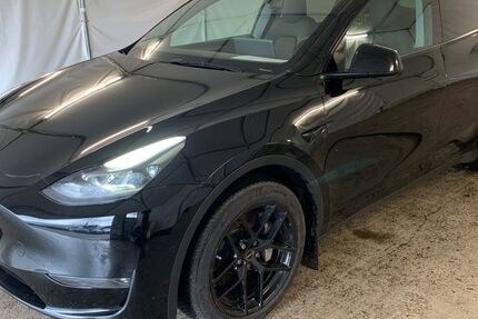 Tesla Model Y 121.120 km 27.480 &euro; Steinbach-Hallenberg OT Herges-Hallenberg 98587