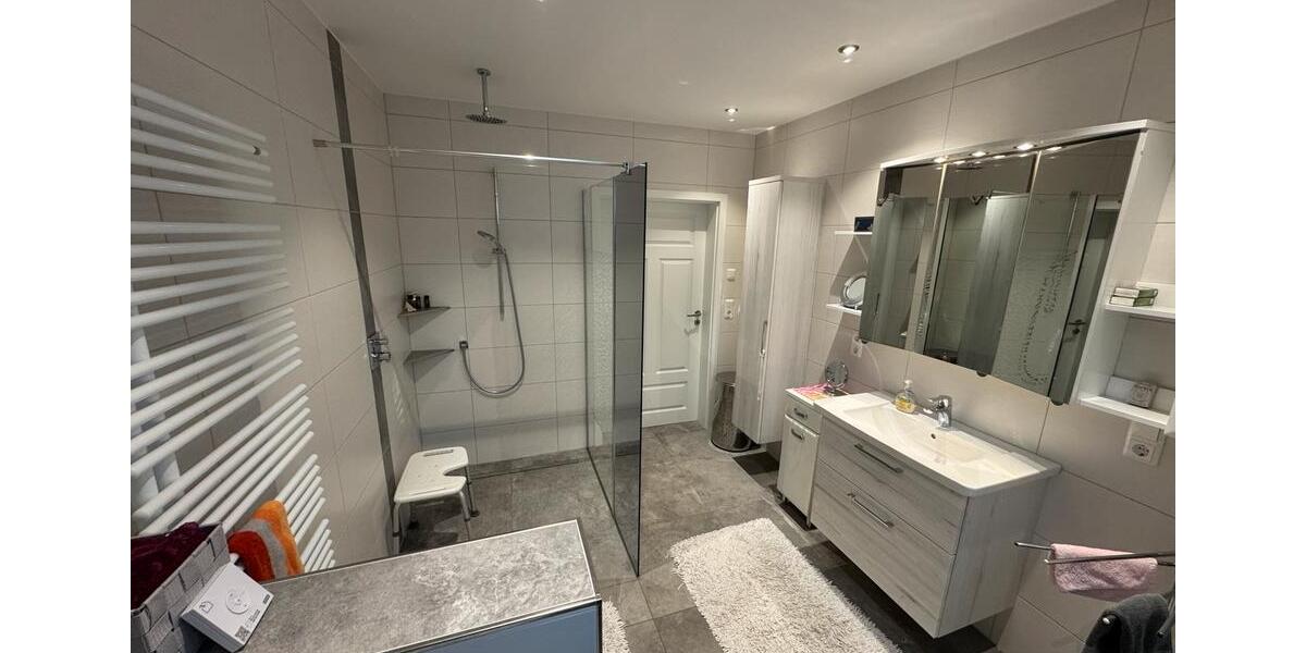 Erdgeschoßwohnung Blomberg - 3 Zimmer, 110 m&sup2;, 1.800&euro; | Angebot:19719172