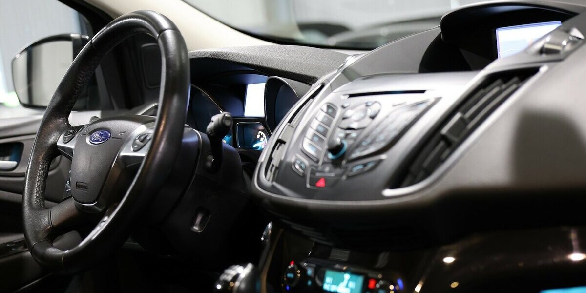 Ford Kuga 2.0 TDCI 4x4 TITANIUM / LEDER / NAVI+ 90.000 km 13.444 &euro; Hamm 59077