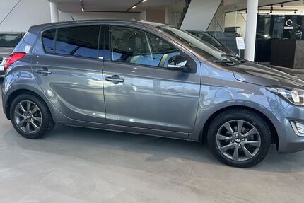 Hyundai i20 67.000 km 11.700 &euro; Dietzenbach 63128
