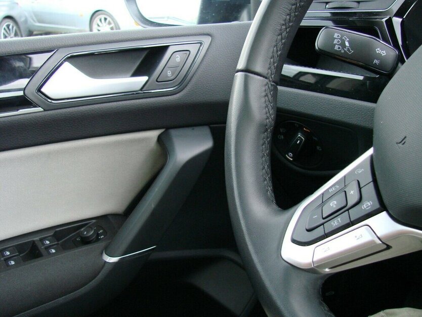 Touran 1.5TSI Comfortline 7-Sitzer Pano Standheizu