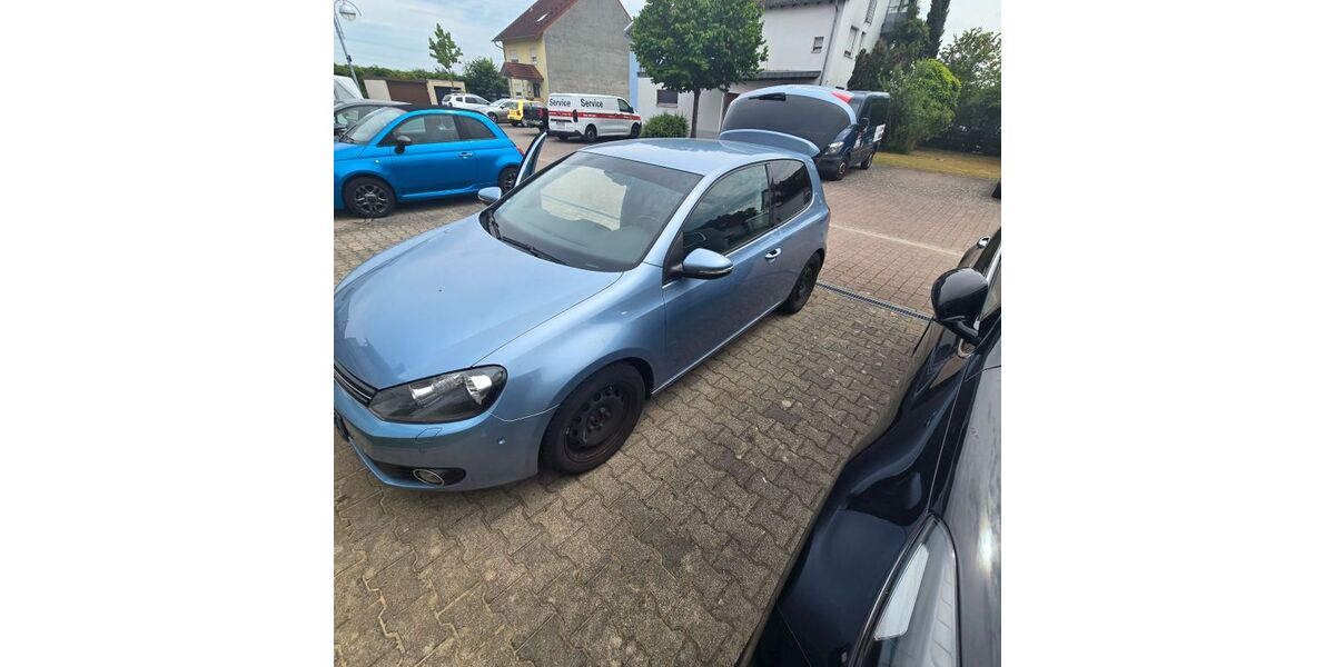 VW Golf 105.000 km 5.000 &euro; Linkenheim-Hochstetten 76351