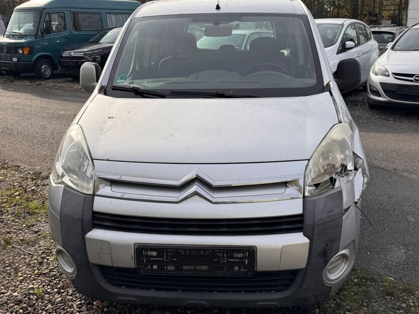 Citroen Berlingo 299.800 km 2.999 € Frankfurt 60486