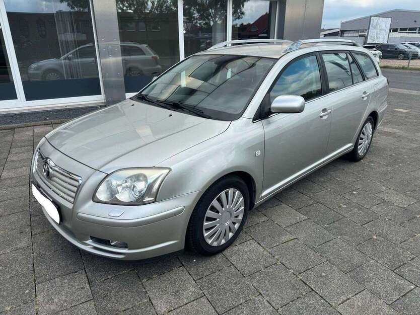 Toyota Avensis 188.000 km 2.990 € Essen 45329