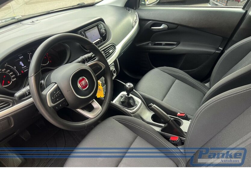 Fiat Tipo 1.4 T-Jet Easy*AHK*SHZ*Klima*NAV*LED*BT* 131.411 km 8.990 € Berlin 13187