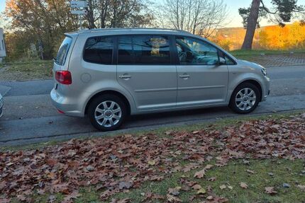 VW Touran 137.435 km 8.900 &euro; Regensburg 93057