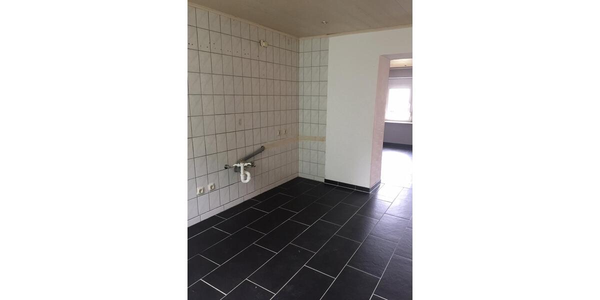 Etagenwohnung Mandelbachtal - 5 Zimmer, 150 m&sup2;, 800&euro; | Angebot:24597930