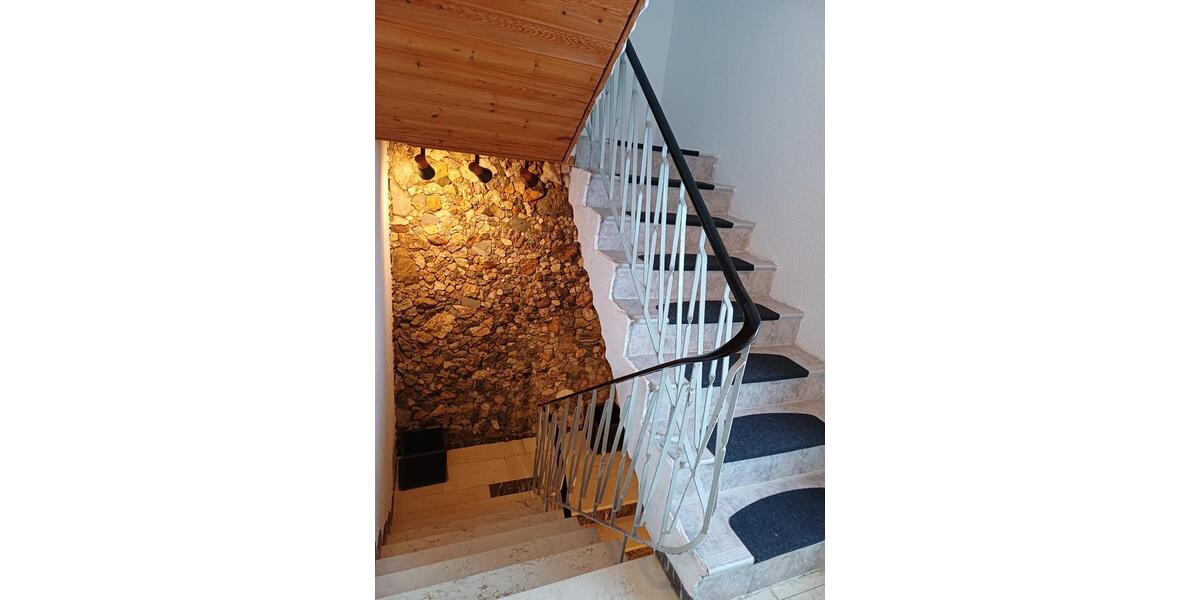 Einfamilienhaus Krumbach (Schwaben) - 11 Zimmer, 232 m&sup2;, 529.000&euro; | Angebot:26975389