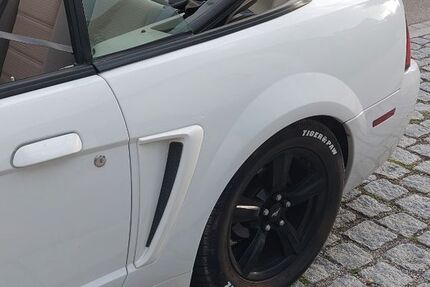 Ford Mustang 76.000 km 10.800 &euro; Unterföhring 85774