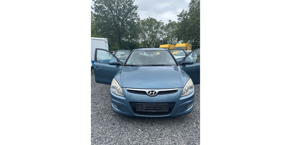 Hyundai i30 212.465 km 2.200 &euro; Köln 50739