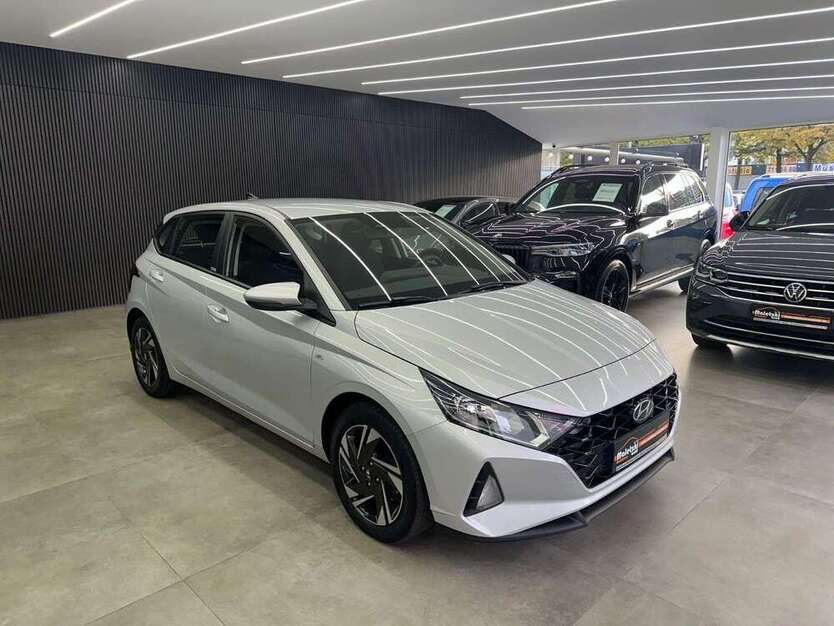 Hyundai i20 88.997 km 14.950 € Berlin 12357