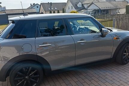 Mini ONE 94.500 km 13.500 &euro; Maxhütte-Haidhof 93142