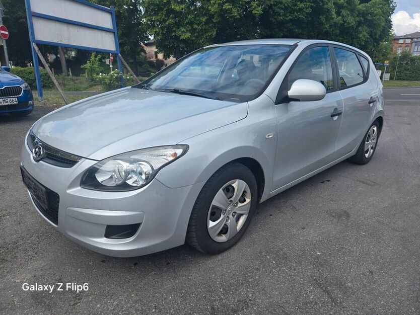 i30