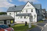 Doppelhaushälfte Neuhaus am Rennweg - 15 Zimmer, 200 m&sup2;, 120.000&euro; | Angebot:22580676