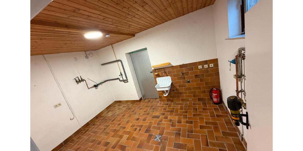 Einfamilienhaus Kusel - 10 Zimmer, 182 m&sup2;, 300.000&euro; | Angebot:26183932