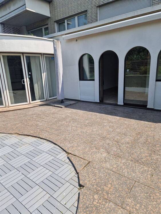 Großzügige 5 Zimmer-Wohnung mit Einbauküche und Terrasse 5 zimmer